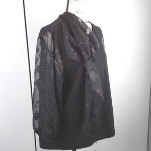 Elle|Black Sexy Sheer Sleeves Elegant Flowy Top  Neutral Evening Wear Sz.XL